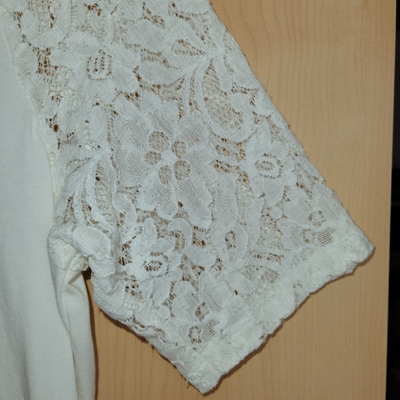 ANN TAYLOR white blouse with lace sleeves - Picture 3 of 6